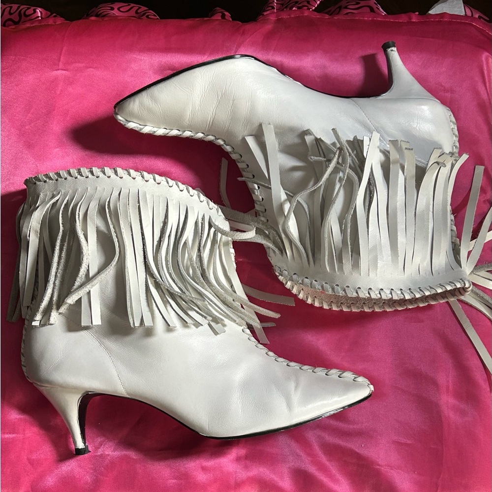 Amazing Vintage 80s Wild Pair White Leather Ankle Boots